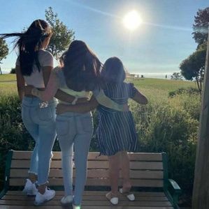 Meet your Posher, Desiree